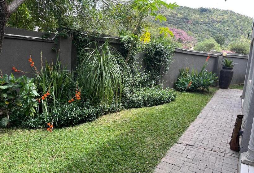 פנסיון Toro Guest House