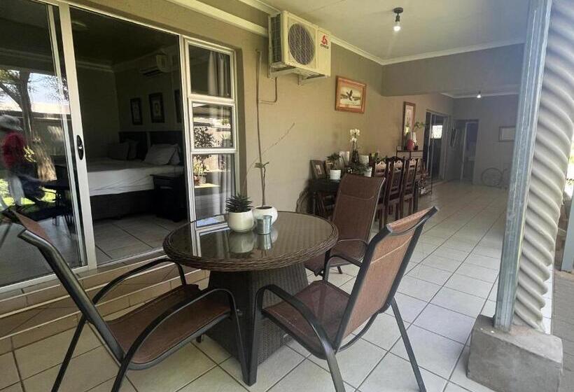 פנסיון Toro Guest House