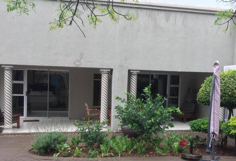 פנסיון Toro Guest House