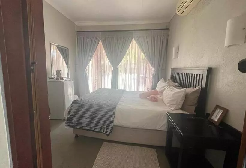پانسیون Toro Guest House