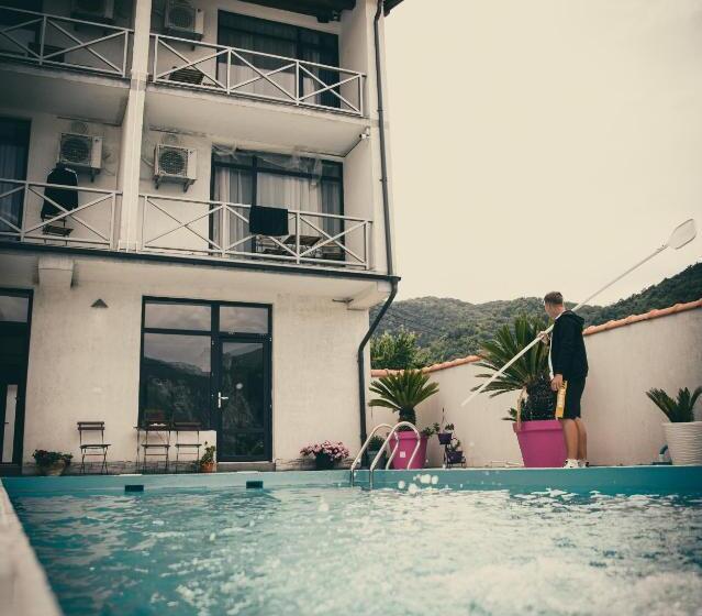 ペンション Vila La Faleza Dubova