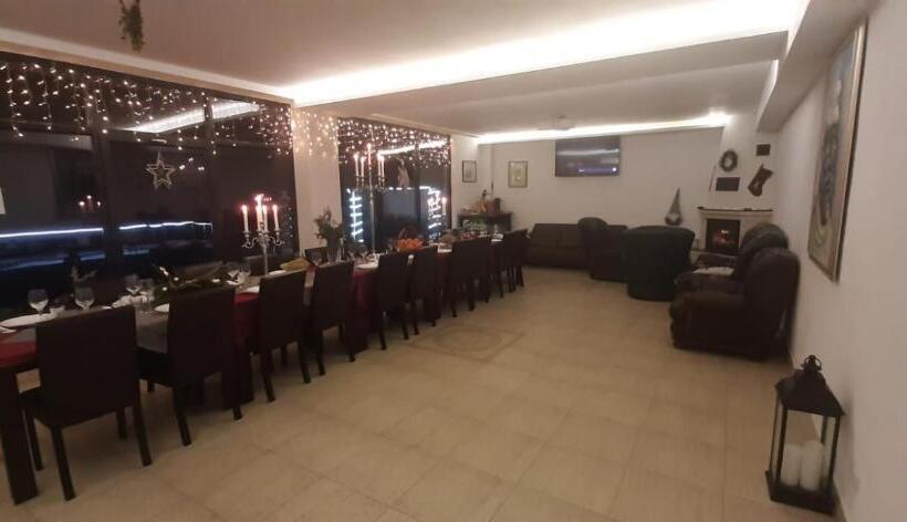 ペンション Vila La Faleza Dubova