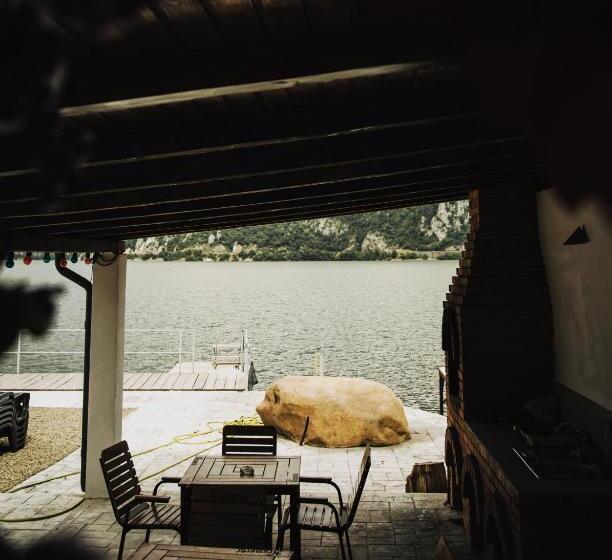 ペンション Vila La Faleza Dubova