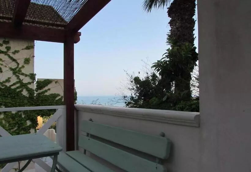 پانسیون Villa Majata