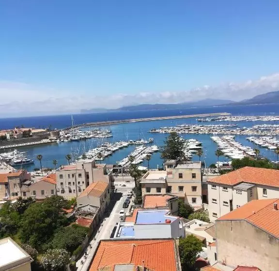 تختخواب و صبحانه Actinia Accommodation