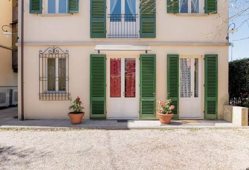 تختخواب و صبحانه Villa Romantica Wellness & Spa