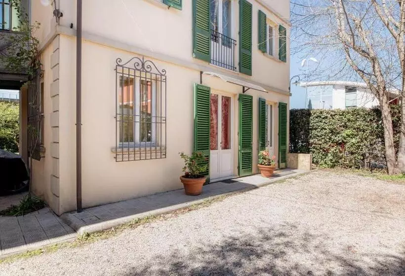 تختخواب و صبحانه Villa Romantica Wellness & Spa