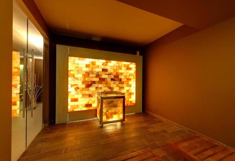 Chalet Du Lys Hotel & Spa