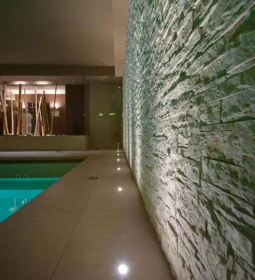 Chalet Du Lys Hotel & Spa