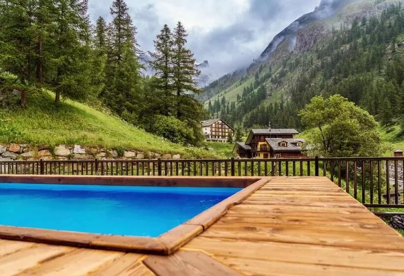 Chalet Du Lys Hotel & Spa