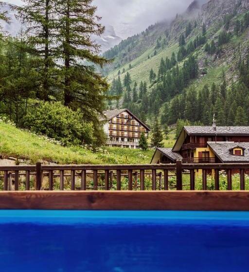 Chalet Du Lys Hotel & Spa
