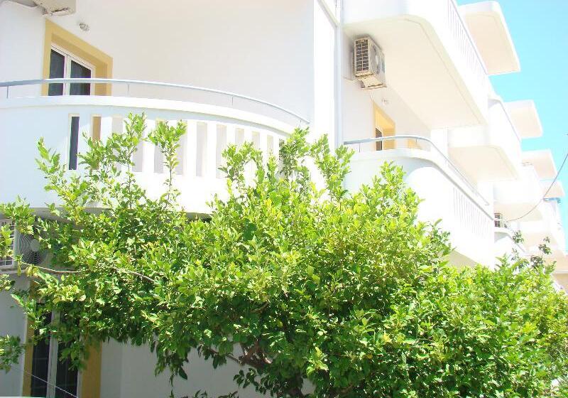 Diamond Apartments & Suites