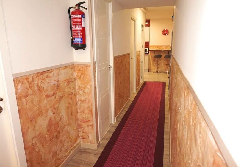 هاستل Muchomadrid