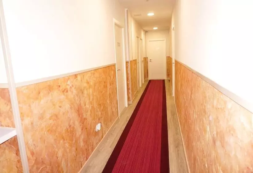 هاستل Muchomadrid