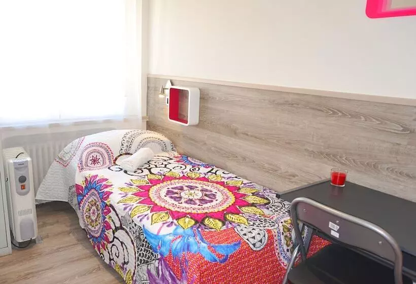 هاستل Muchomadrid