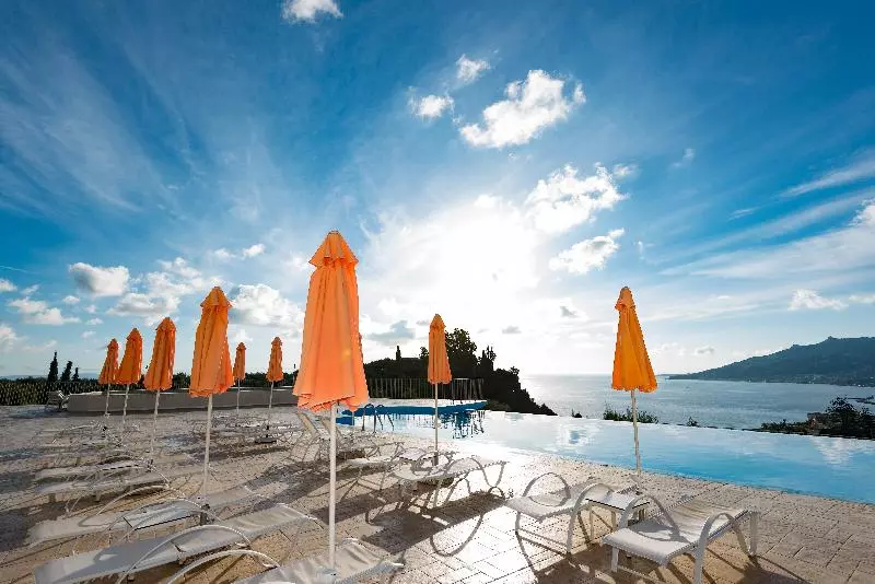 هتل Avalon Palace