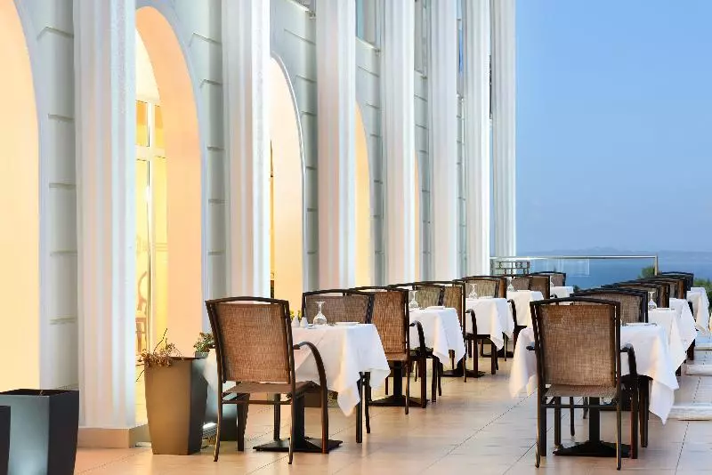 هتل Avalon Palace