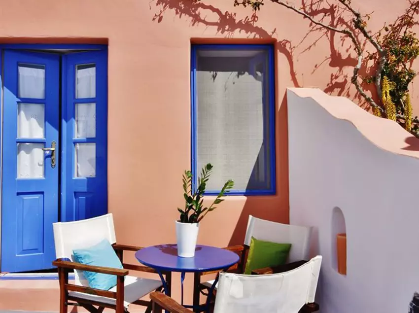 هتل Chroma Suites