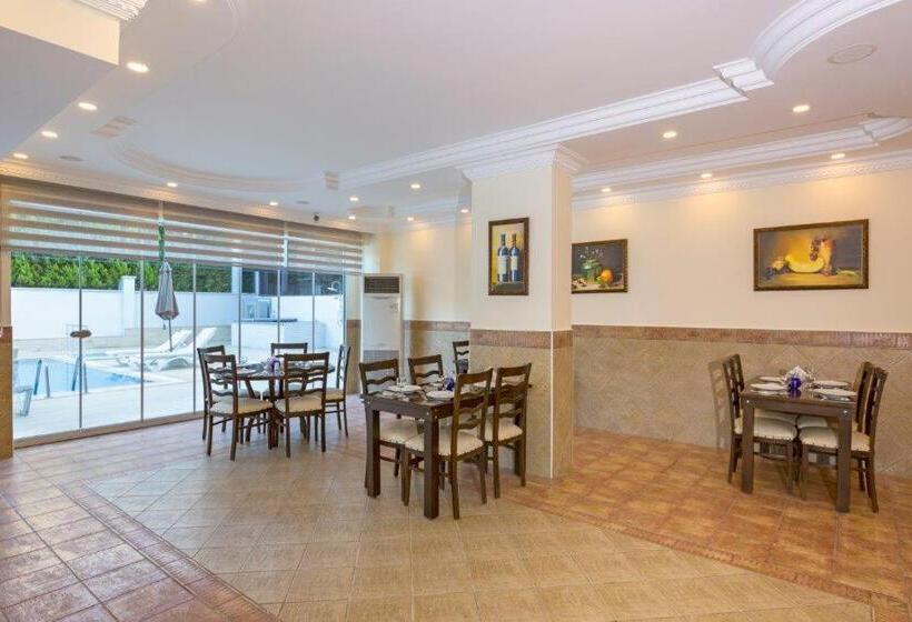 فندق Forest Park