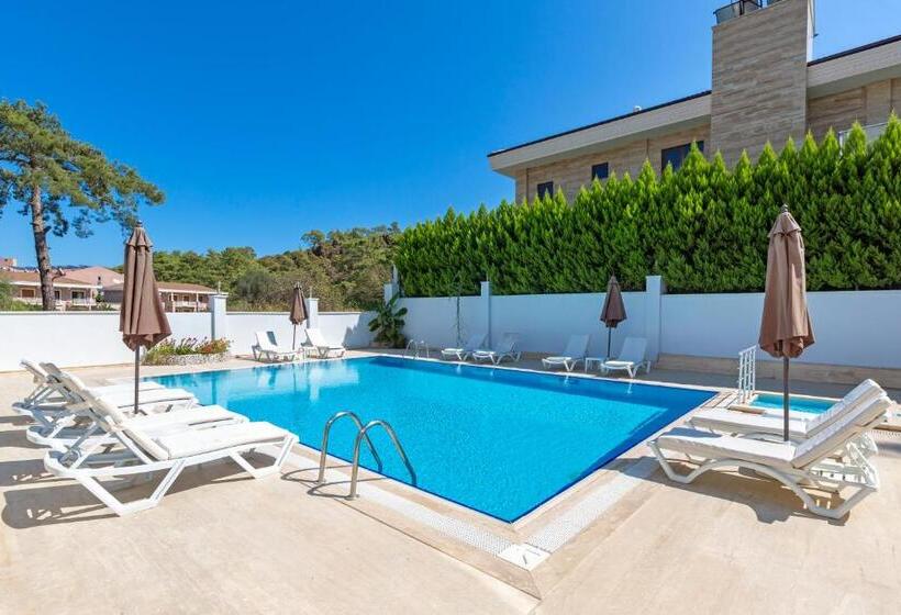 فندق Forest Park