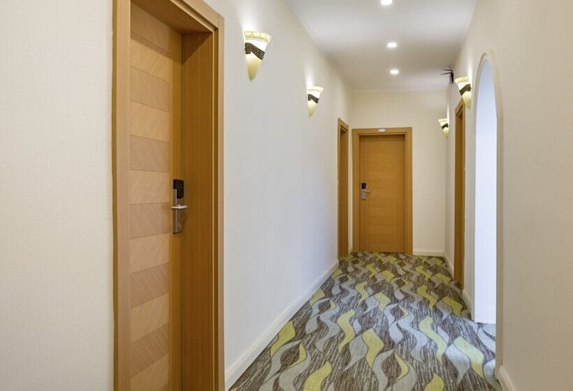 فندق Forest Park