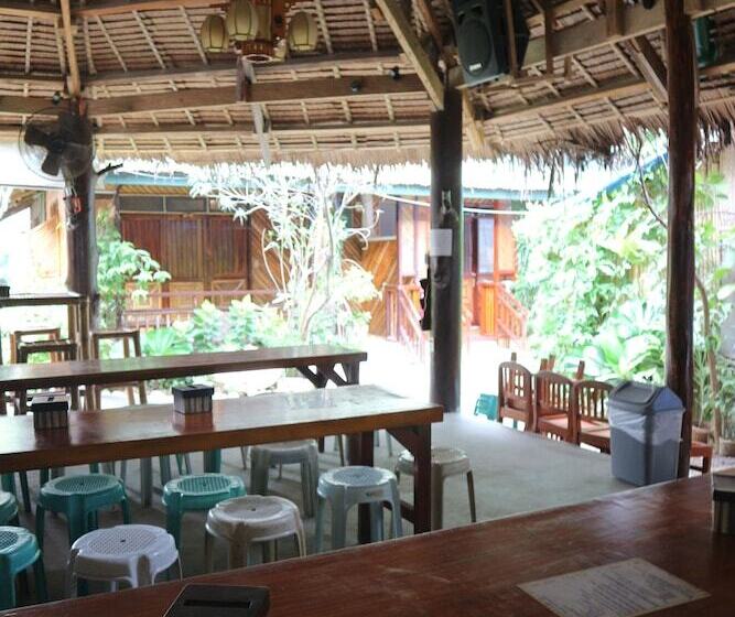 בית מלון כפרי Frendz Hostel Boracay