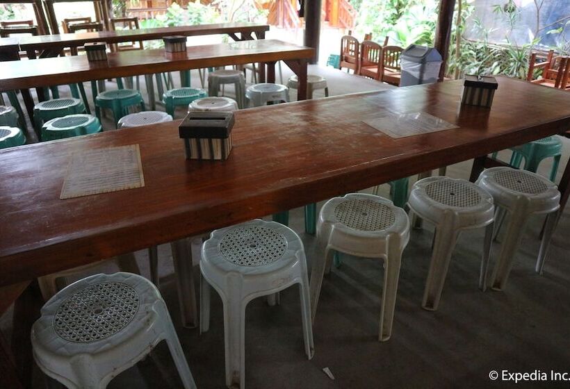 בית מלון כפרי Frendz Hostel Boracay