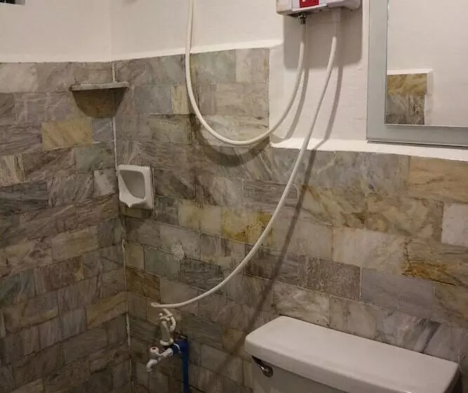 Otel Frendz Hostel Boracay