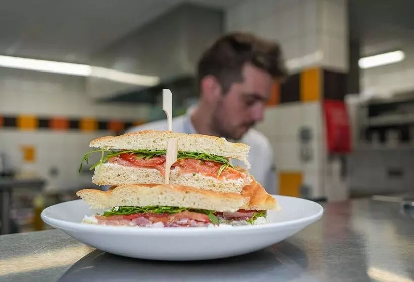 فندق Château De La Barge