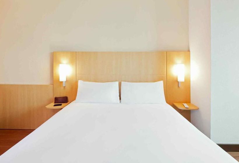 Отель Ibis Guangzhou Gdd