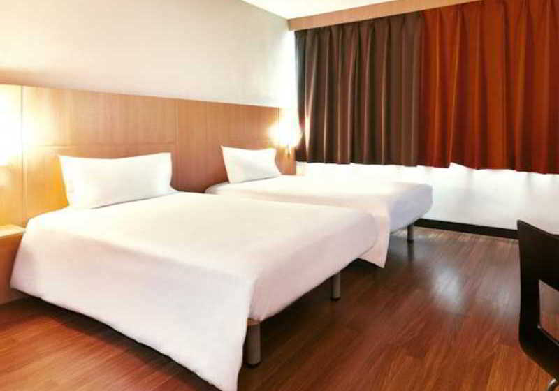 Отель Ibis Guangzhou Gdd