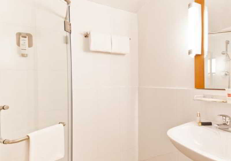 Отель Ibis Guangzhou Gdd