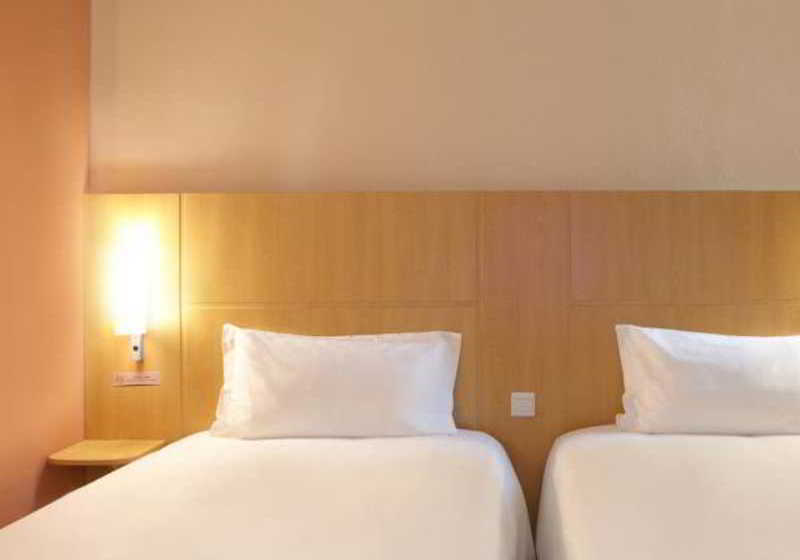 Отель Ibis Guangzhou Gdd