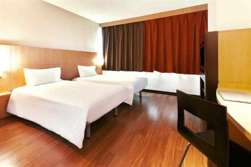 Отель Ibis Guangzhou Gdd