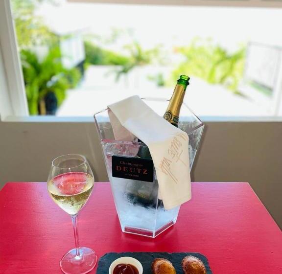 هتل La Suite Villa