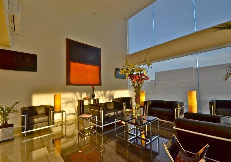 فندق Mision Express Monterrey Aeropuerto La Fe