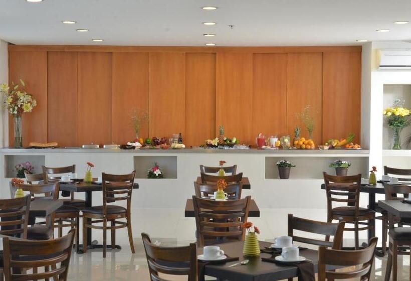 فندق Mision Express Monterrey Aeropuerto La Fe