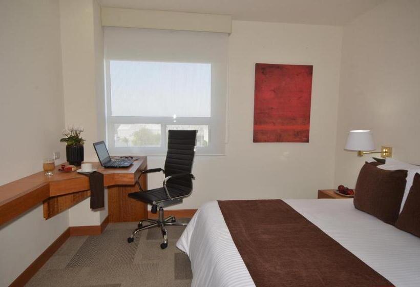 فندق Mision Express Monterrey Aeropuerto La Fe