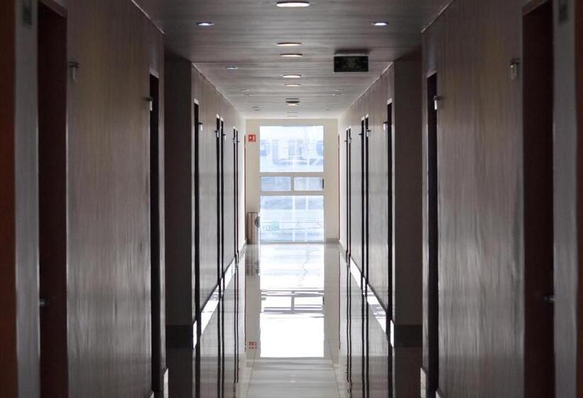 فندق Mision Express Monterrey Aeropuerto La Fe