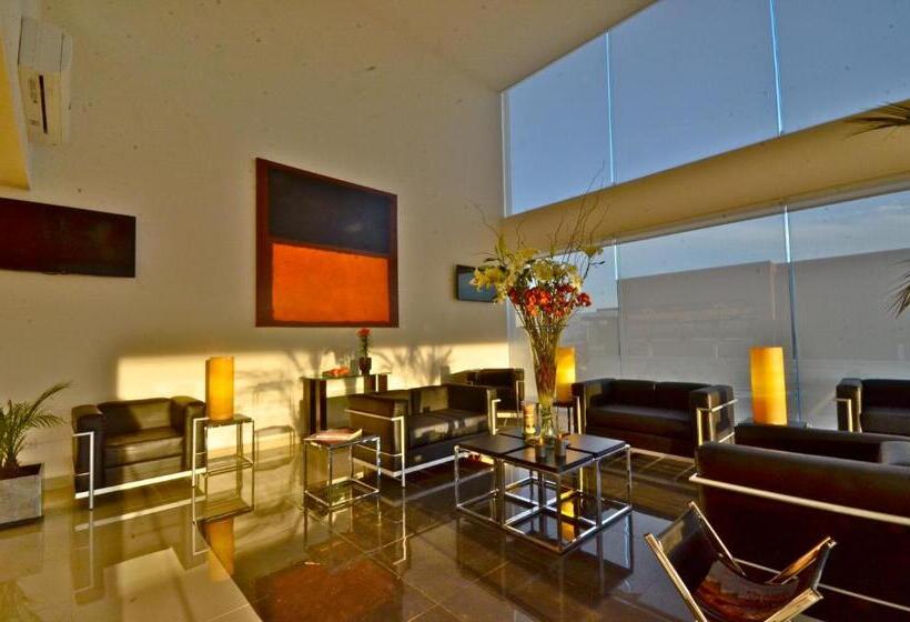 فندق Mision Express Monterrey Aeropuerto La Fe