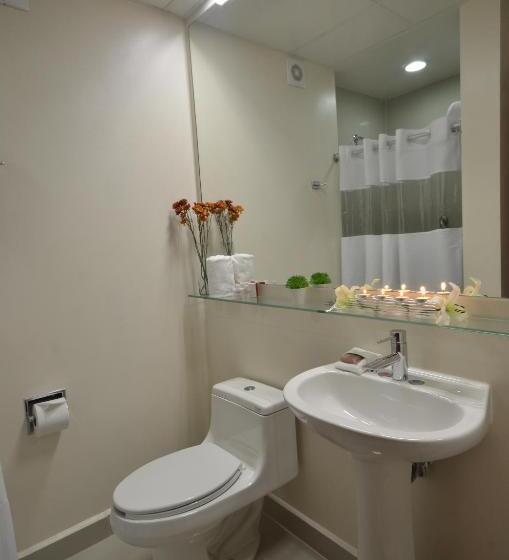 فندق Mision Express Monterrey Aeropuerto La Fe