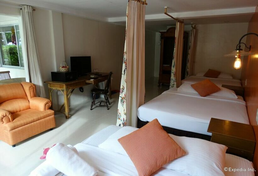 Отель Momo Beach House