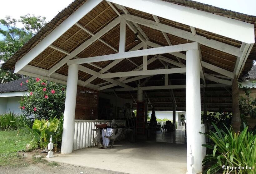 Отель Momo Beach House