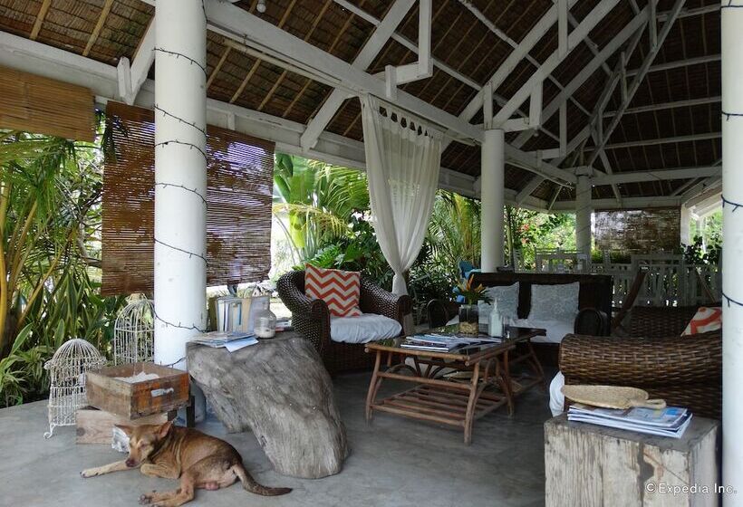 Отель Momo Beach House