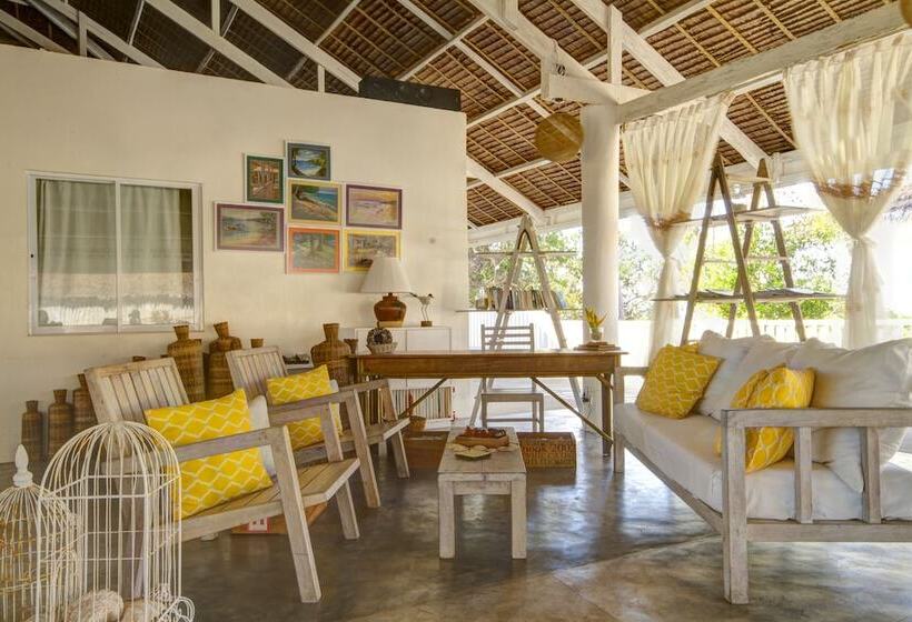 Отель Momo Beach House