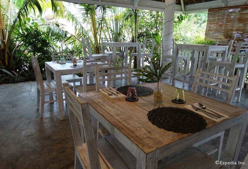 Отель Momo Beach House