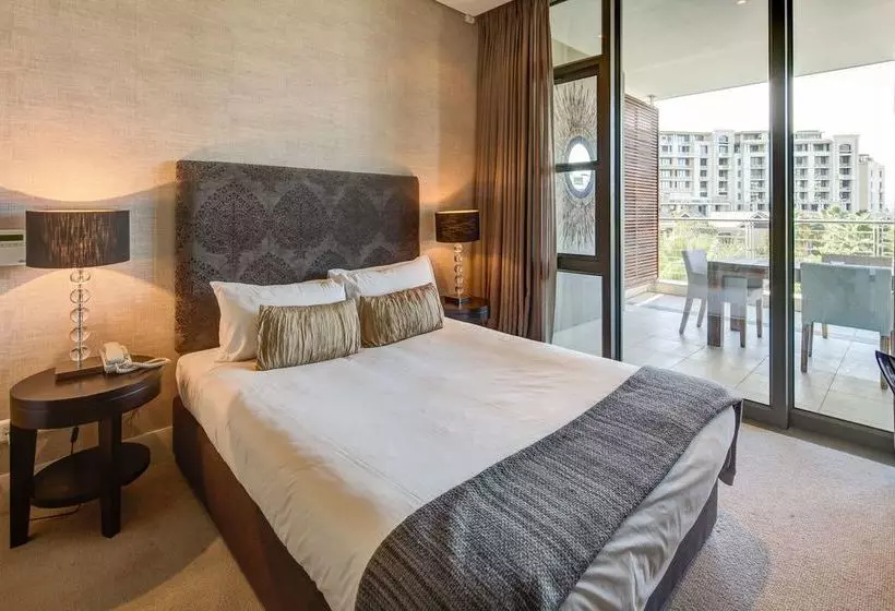 בית מלון כפרי V&a Waterfront Marina