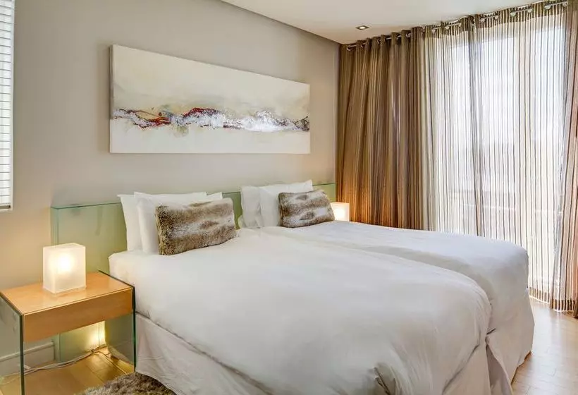 בית מלון כפרי V&a Waterfront Marina