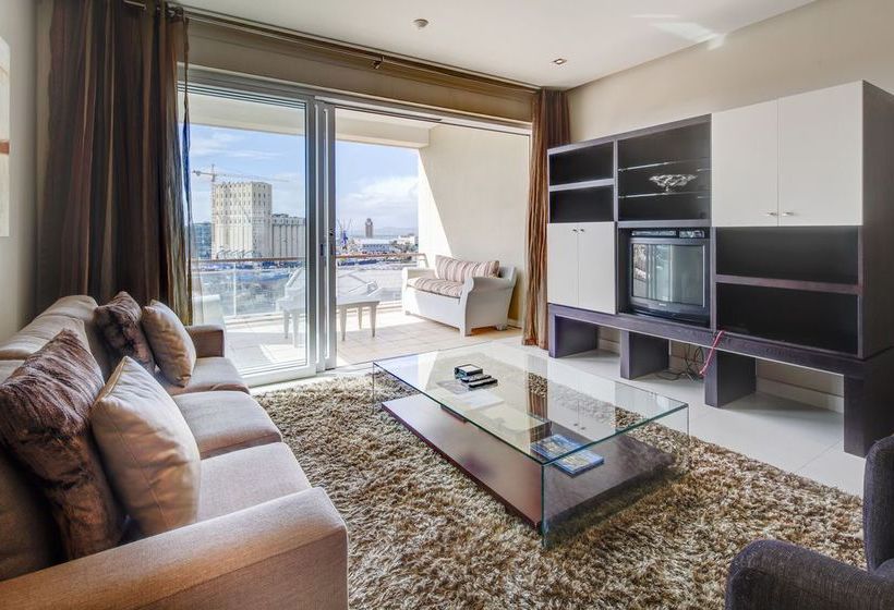 בית מלון כפרי V&a Waterfront Marina