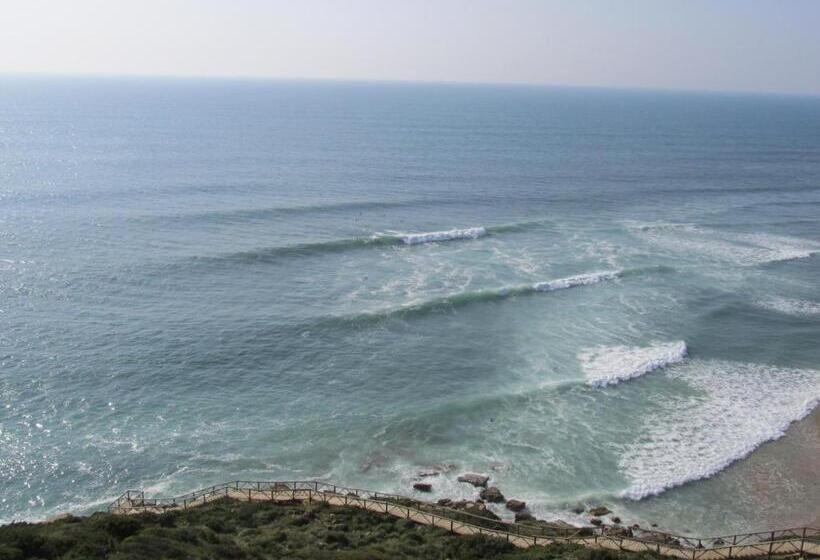 ユースホステル Arthouse Surf Ericeira